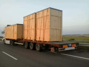 Удобная перевозка грузов открытой площадкой
